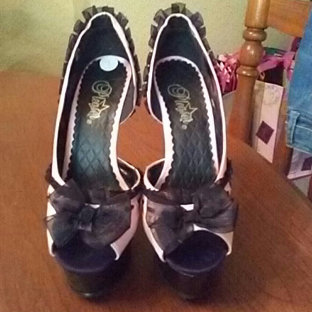 Pleaser shoes SZ 9. Never worn.